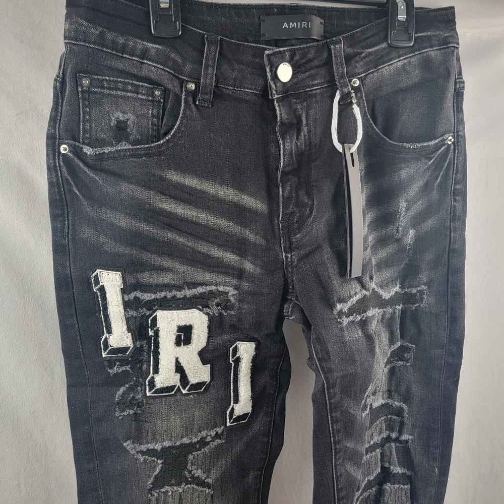 NWT black distressed monogram patch logo jeans in aged black Size 29 - Picture 4 of 7